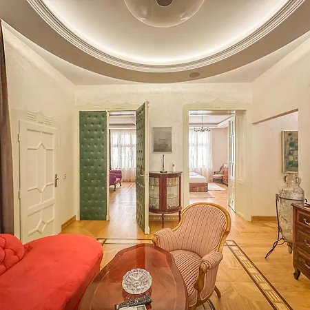 Apartment Djuras In The Center Of