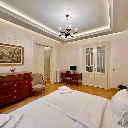 Djuras In The Center Of * 베오그라드