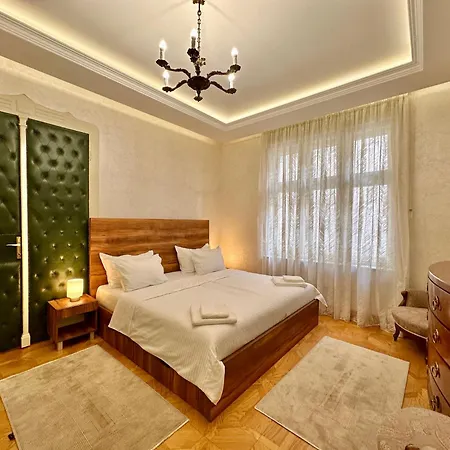 Djuras In The Center Of